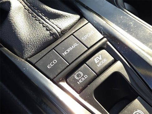 Used 2025 Toyota Camry LE image 24