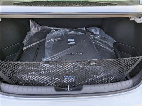New 2026 Hyundai Elantra SE FWD image 19