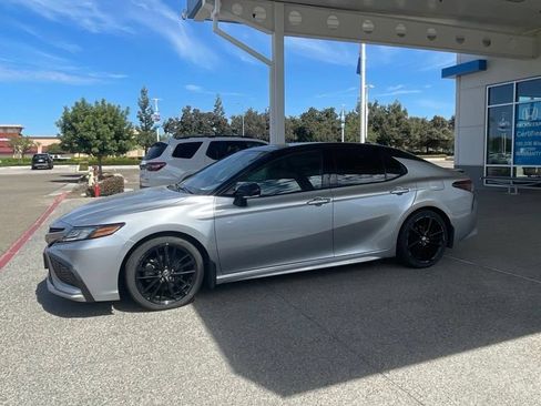 Used 2022 Toyota Camry XSE FWD image 1