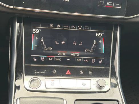 Used 2022 Audi Q8 Prestige AWD/4WD image 31