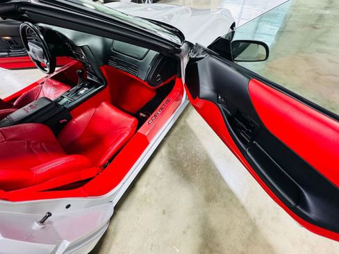 Used 1996 Chevrolet Corvette Convertible image 17