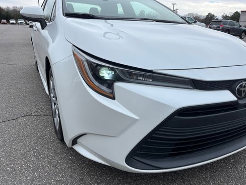 Used 2023 Toyota Corolla LE image 26
