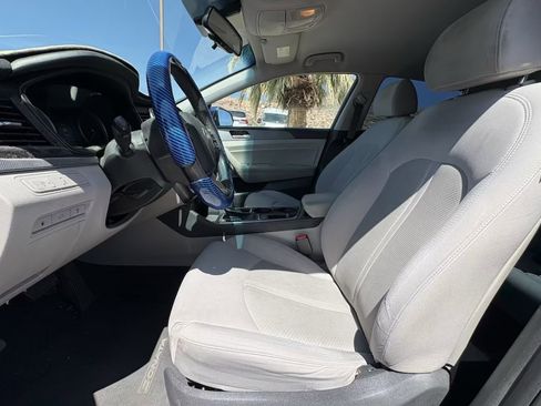 Used 2018 Hyundai Sonata SEL w/ Cargo Package FWD image 9
