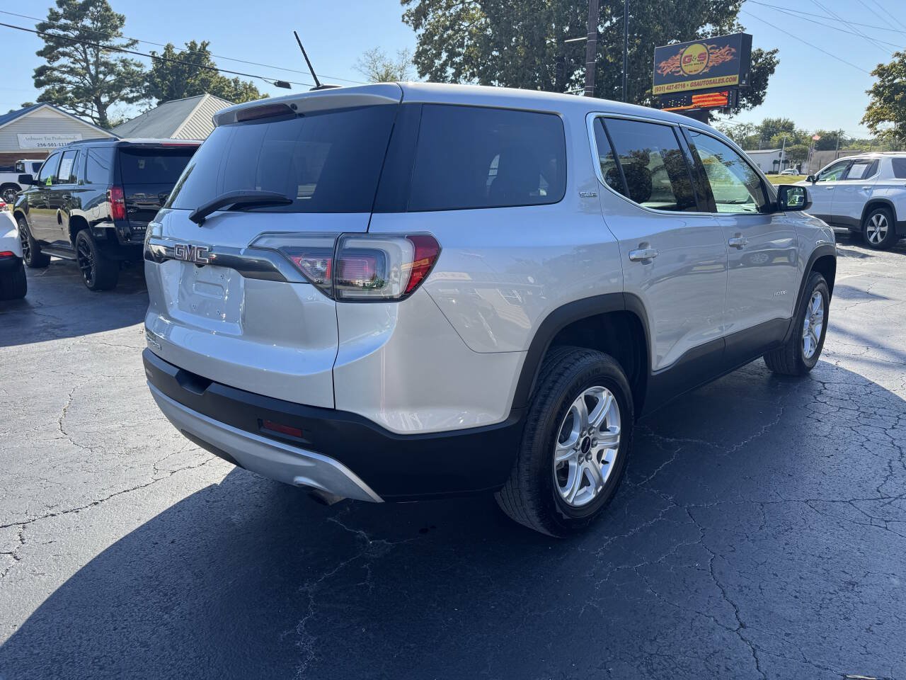Used 2019 GMC Acadia SLE w/ LPO, Black Accent Package FWD image 6
