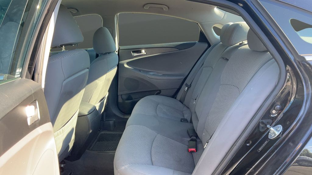 Used 2011 Hyundai Sonata GLS FWD image 19