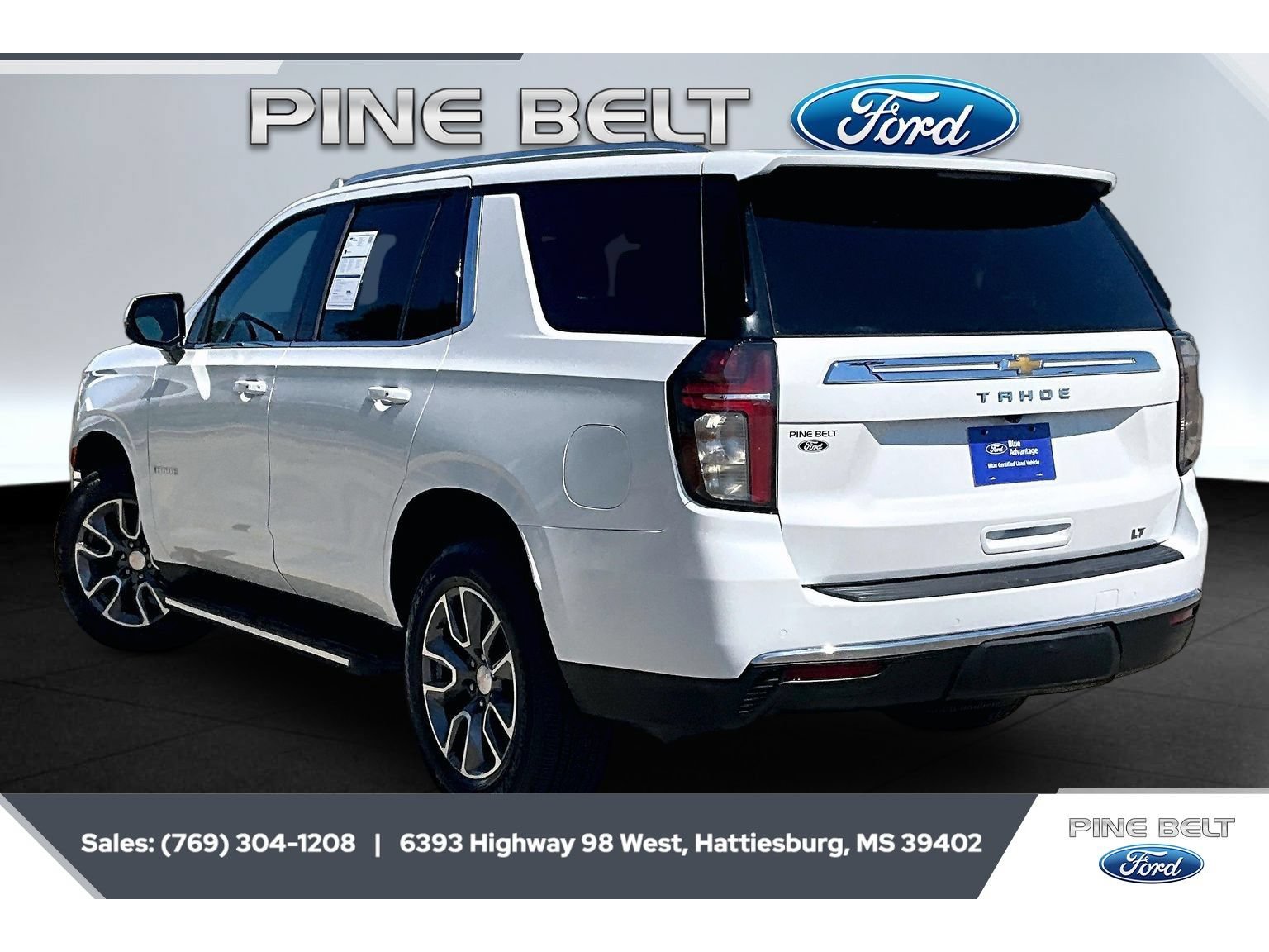Used 2022 Chevrolet Tahoe LT w/ Luxury Package AWD/4WD image 2