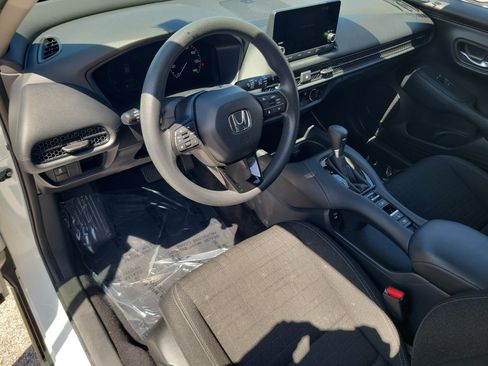 Certified 2024 Honda HR-V LX image 17