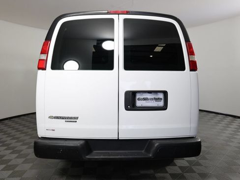 Used 2016 Chevrolet Express 2500 RWD image 3