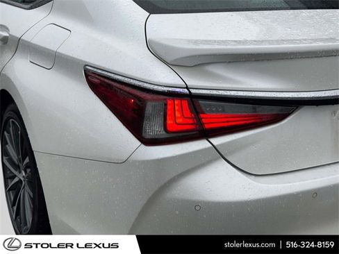 Certified 2023 Lexus ES 350 w/ Premium Package image 10