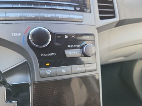 Used 2010 Toyota Venza Base image 36