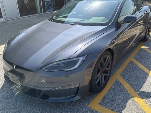Used 2023 Tesla Model S Plaid image 1