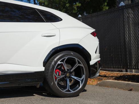 Used 2019 Lamborghini Urus image 33