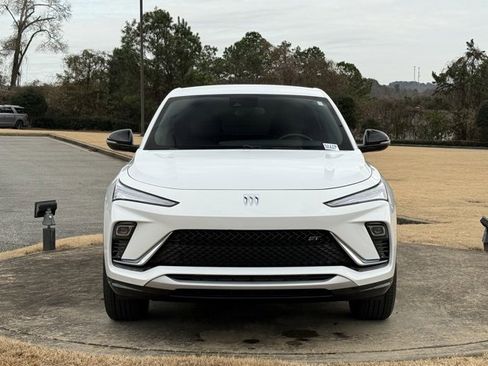 Used 2025 Buick Envista Sport Touring image 2