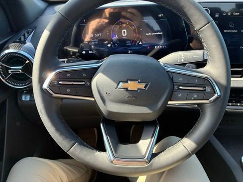New 2026 Chevrolet Equinox LT FWD image 12