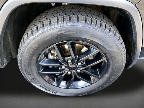 Used 2019 Jeep Grand Cherokee Limited AWD/4WD image 32