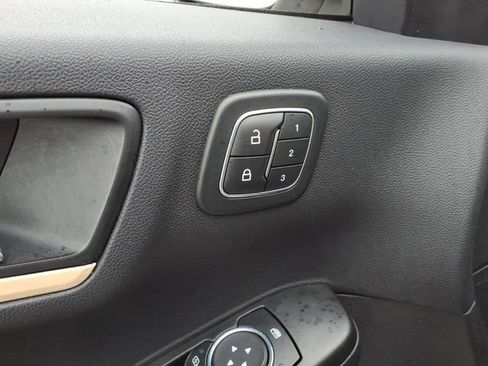 Used 2022 Ford Escape Titanium w/ Titanium Elite Package image 11