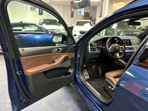Used 2021 BMW X7 xDrive40i w/ Premium Package 2 image 11