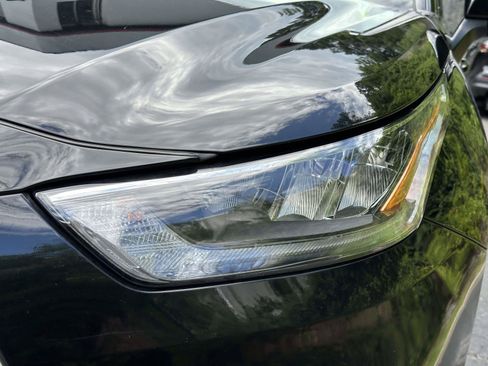 Certified 2020 Toyota Highlander XLE AWD/4WD image 7
