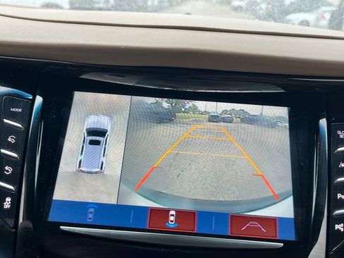 Used 2019 Cadillac Escalade Platinum image 9