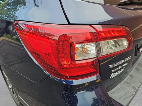 Used 2018 Subaru Outback 3.6R Touring w/ Popular Package #3 AWD/4WD image 35