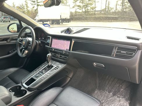 Used 2020 Porsche Macan AWD/4WD image 30