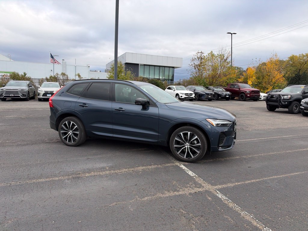 Used 2024 Volvo XC60 B5 Plus w/ Protection Package Premier AWD/4WD image 9