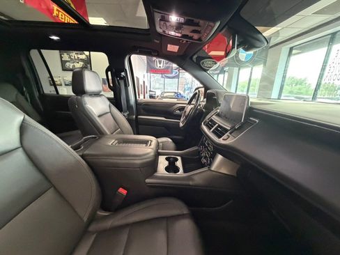 Used 2022 Chevrolet Suburban LT w/ LT Signature Plus Package AWD/4WD image 52