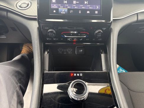 Used 2023 Jeep Grand Cherokee L Laredo image 17