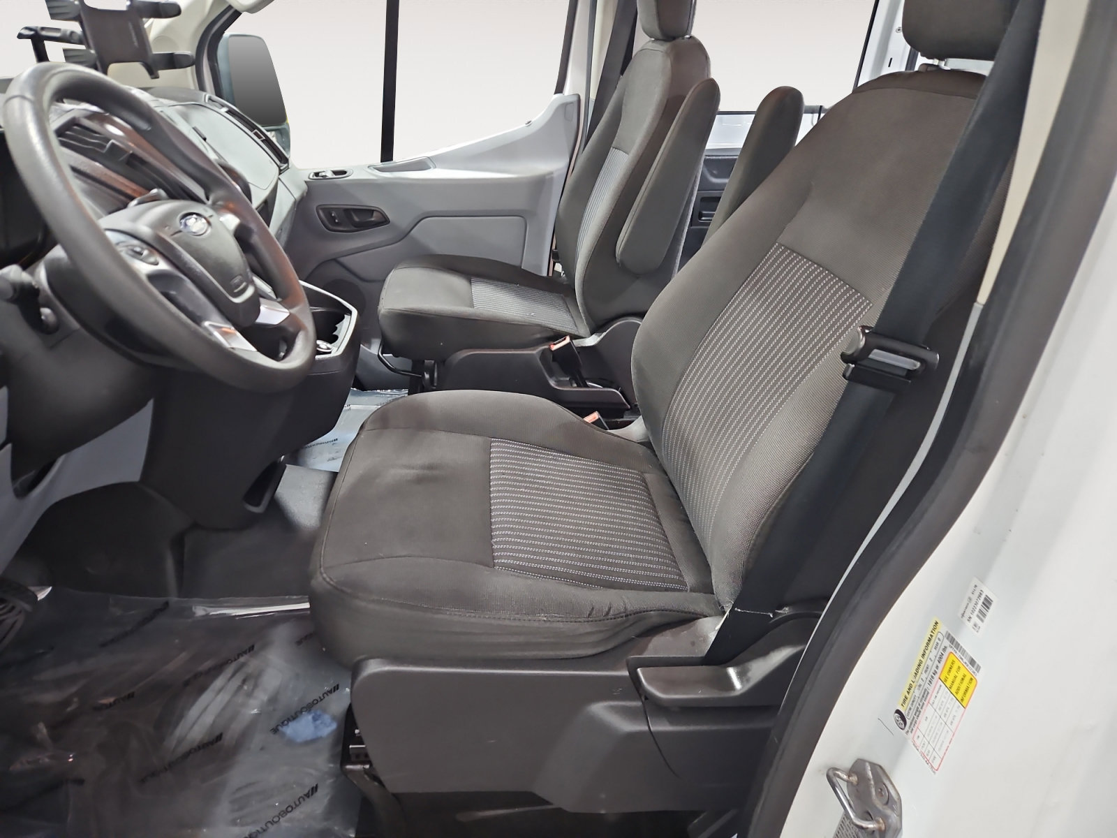 Used 2018 Ford Transit 250 130 Low Roof w/ Exterior Upgrade Package RWD image 9