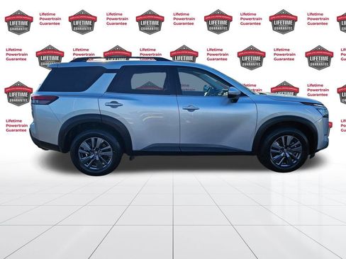 Certified 2022 Nissan Pathfinder SV w/ SV Premium Package image 6