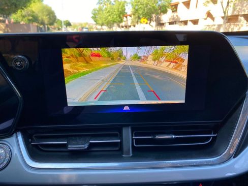 Used 2025 Chevrolet Trax LT w/ Driver Confidence Package image 64