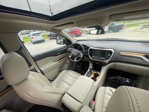 Used 2017 GMC Acadia Denali w/ Technology Package AWD/4WD image 33