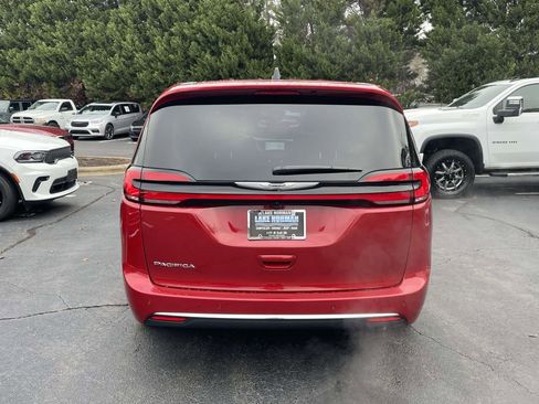 New 2026 Chrysler Pacifica Select FWD image 8