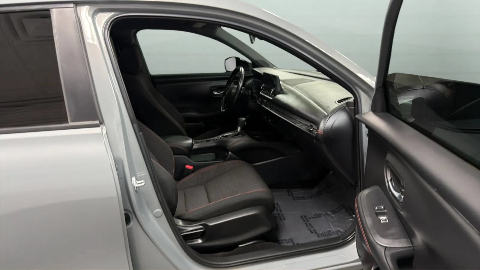 Used 2025 Honda HR-V Sport image 22