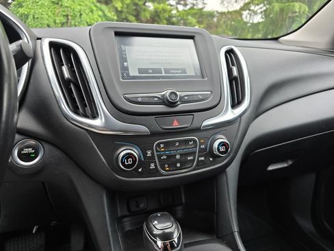 Used 2018 Chevrolet Equinox LT FWD image 17