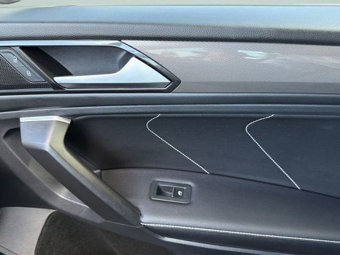 Certified 2023 Volkswagen Tiguan SE w/ Panoramic Sunroof Package FWD image 14