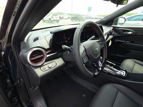 New 2026 Chevrolet Trax RS w/ Sunroof Package FWD image 14