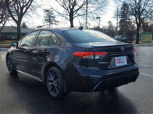 New 2026 Toyota Corolla SE image 3