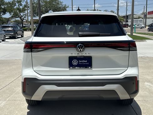Used 2025 Volkswagen Tiguan S FWD image 5