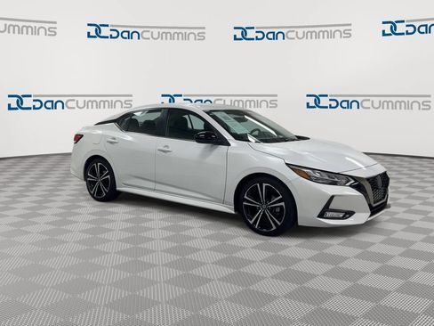 Used 2022 Nissan Sentra SR w/ Electronics Package FWD image 2