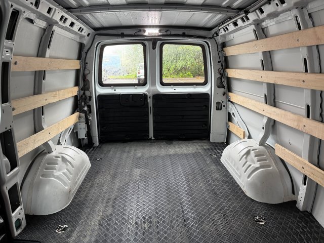 Used 2024 Chevrolet Express 2500 w/ Driver Convenience Package RWD image 13