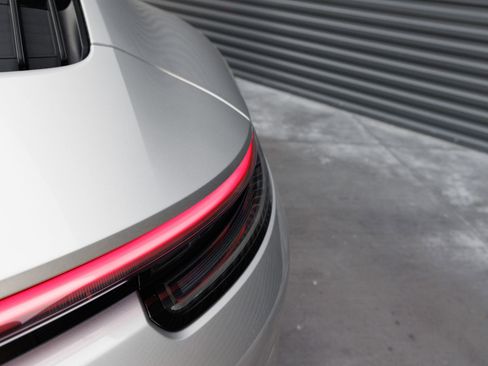 Certified 2023 Porsche 911 Carrera GTS RWD image 31