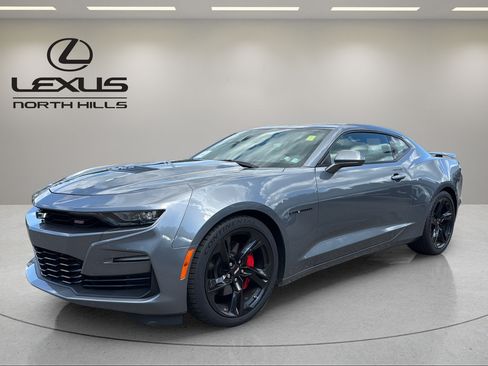 Used 2020 Chevrolet Camaro SS RWD image 1