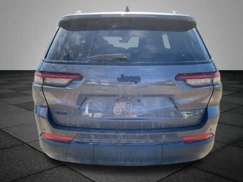 Used 2024 Jeep Grand Cherokee L Altitude image 15