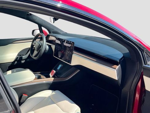 Used 2023 Tesla Model X AWD/4WD image 31