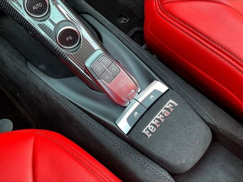 Used 2019 Ferrari 488 GTB RWD image 29