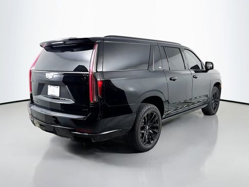 Used 2024 Cadillac Escalade ESV Sport Platinum w/ LPO, ONYX Package AWD/4WD image 5
