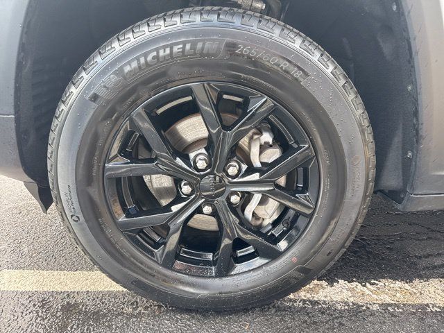 Used 2025 Jeep Grand Cherokee Altitude AWD/4WD image 10
