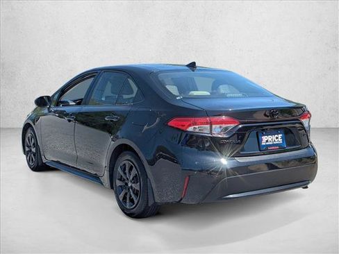 Used 2022 Toyota Corolla LE FWD image 8