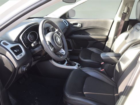 Used 2021 Jeep Compass Latitude image 9